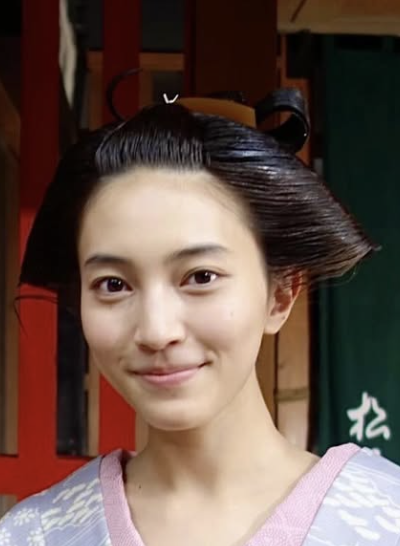 久保田紗友の姉の正体は歌手で店長？家族との絆を徹底解説
